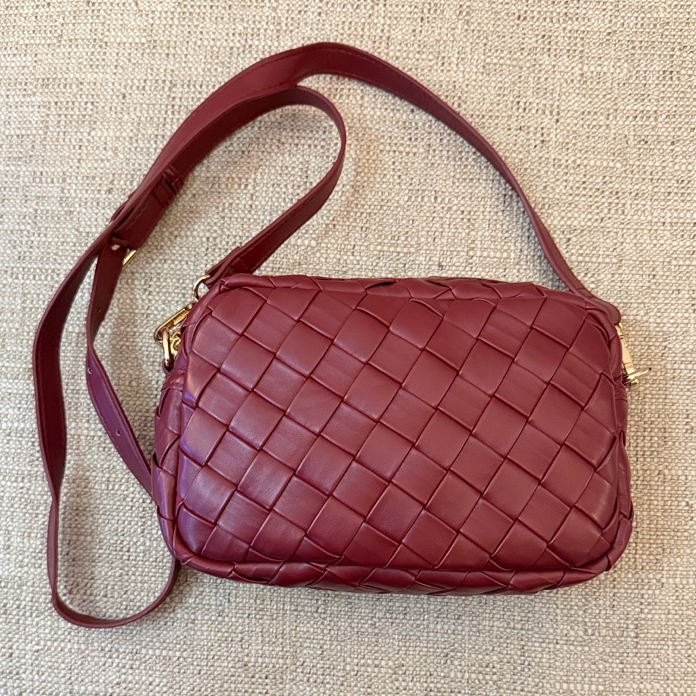 NWT Woven faux leather Crossbody Bag in Burgundy